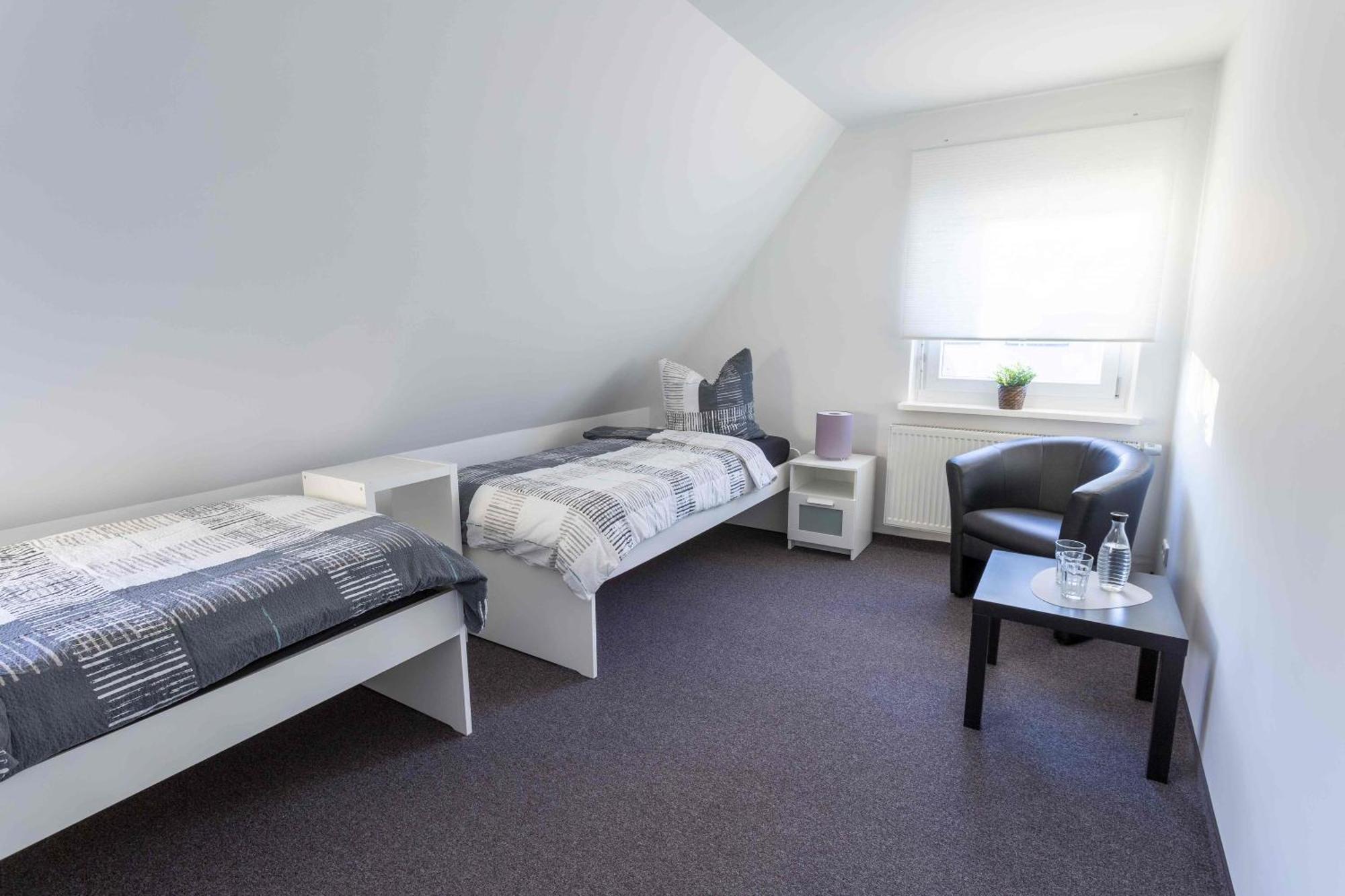 Gästezimmer mit Garten / 20 Minuten bis Messe Nürnberg Exterior foto